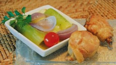 Jambonnette de poulet confite, braisé de blanc de poireaux à la coriandre