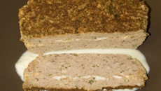 Pain de viande farci aux anchois, crème d'ail