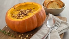 Soupe de potimarron dans le potimarron