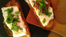 Tartine de chèvre chaud