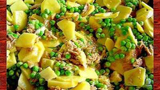 Poêlée de pommes de terre,petits pois et thon