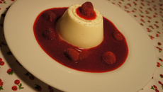 Pannacotta au coulis de framboises