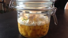 Mangue passion en gelée de thé, mousse citron vert