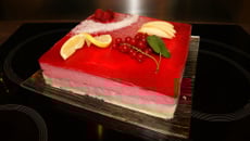 Entremet framboise sur mousse chocolat blanc