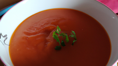 Soupe aigre aux tomates