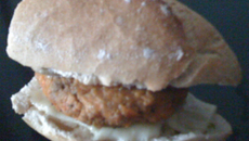 Burger bœuf-carotte-emmental