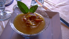 Soupe de poire au pineau et jambon serano