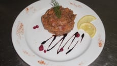 Tartare aux deux saumons et jus de soja