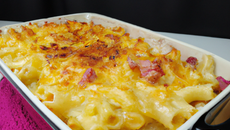 Gratin de macaronis au jambon cuit et reblochon