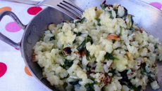 Risotto aux fanes de radis et aux noisettes