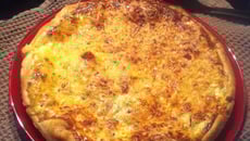 Quiche maison aux cébettes lardons emmental et poivre noir de Sélection