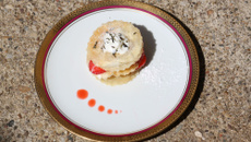 Mille-feuilles revisité à la fraise et au jasmin