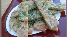 Pain plat au fromage et coriandre