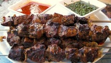 Brochettes de marinade d'agneau à l'orientale