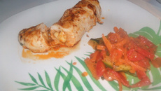 Roulé de filet de poulet et poêlée de légumes