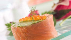 Rouleau de saumon fumé à l'avocat