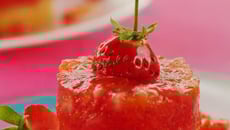 Tartare gourmand de fraises à la confiture d'abricots