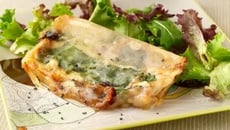 Samoussas de salade et camembert de normandie AOP