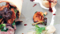 Fausse tourte de grouse, topinambours et champignons sauvages  Sauce au scotch whisky et sirop de Liège.