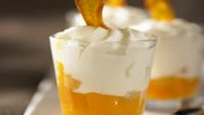 Verrine de chèvre frais, carottes confites, ananas rôti
