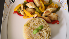 Emincé de poulet au riz et légumes d'été