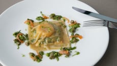 Raviole de saumon de Norvège et épinards