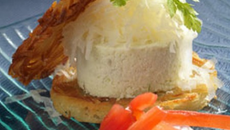 Petit hamburger mousseline d'oignons nouveaux et Ossau-Iraty