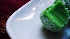 Truffes au pandan et à la noix de coco