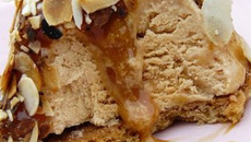 Dôme glacé au caramel