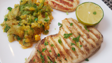 Filet de panga pané et grillé à l'unilatéral à la plancha