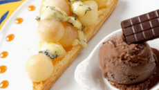 Grappes de poires à la fourme et sa glace au chocolat