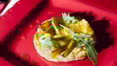 Tarte fine au fromage Roucoulons et sa vinaigrette au Macvin