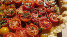 Tarte au colin et tomates
