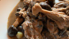 Fricassée de chapon aux morilles et sa sauce au vin