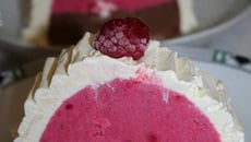 Une bûche aux meringues personnalisée