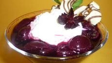 Soupe de cerises épicée au vin rouge