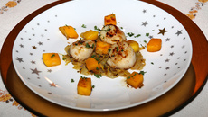 Noix de St-Jacques à la mangue sur lit de chiffonnade d'endives confites