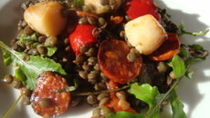 Poêlée de pétoncle, lentilles et chorizo