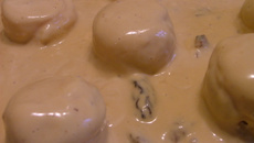 Roulé de sole au saumon sauce champagne aux morilles