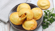 Petits chaussons de patates douces  aux épices