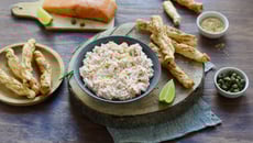 Rillettes de saumon MOWI Traiteur Fumé Nature au mascarpone, câpres et citron vert et feuilletés aux herbes
