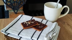 Petits beurre au chocolat et noisettes