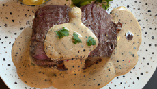 Steak moutarde-échalote