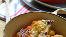 Tajine de cuisses de canard aux abricots