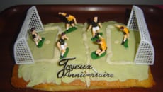 Gâteau d'anniversaire "Terrain de football"