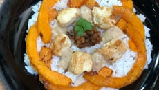 Wok de poulet à la courge butternut et sauce cacahuète