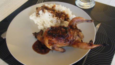 Cailles rôties et farcies à la compote de pomme