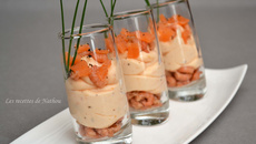 Verrines de mousse de saumon fumé et crevettes grises