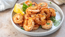 Crevettes sautées à l’ail, citron et herbes fraîches