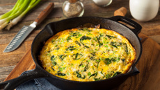 Frittata aux pousses d'épinards et féta